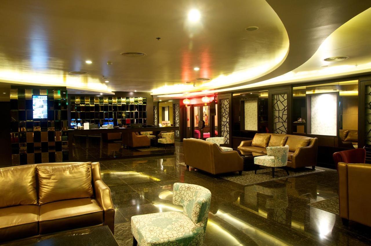 Jolly Suites&Spa Petkasem Haōhng Khēm Dış mekan fotoğraf