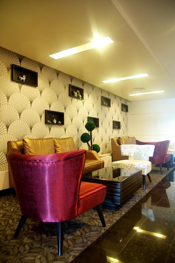 Jolly Suites&Spa Petkasem Haōhng Khēm Dış mekan fotoğraf