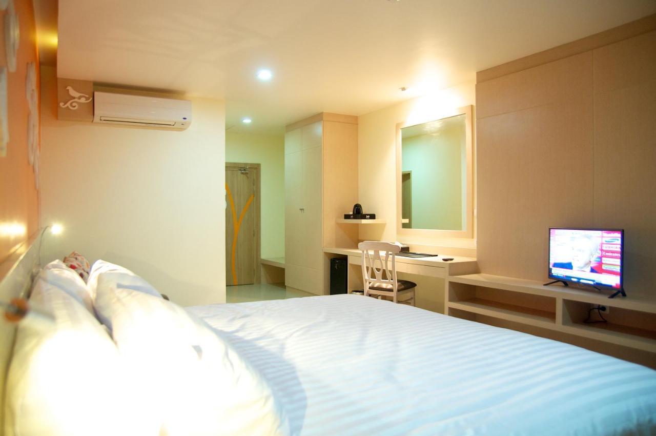 Jolly Suites&Spa Petkasem Haōhng Khēm Dış mekan fotoğraf